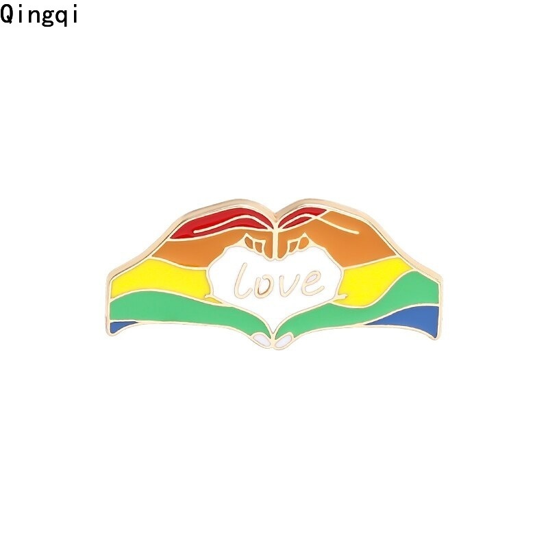 Ghim cài áo MISS ZOE hình trái tim màu cầu vồng lgbt