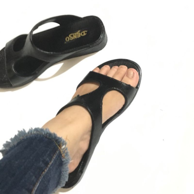 Dép Lê Thái Nữ cho bà cho mẹ