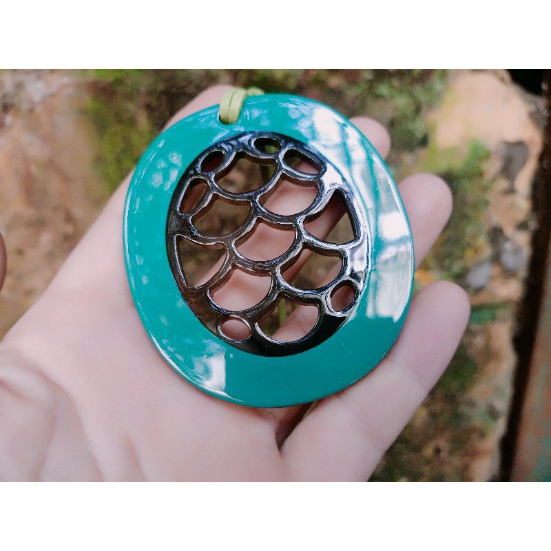 Dây chuyền  bằng sừng trâu tự nhiên, dây đeo bằng da tự nhiên, đường kính 6cm