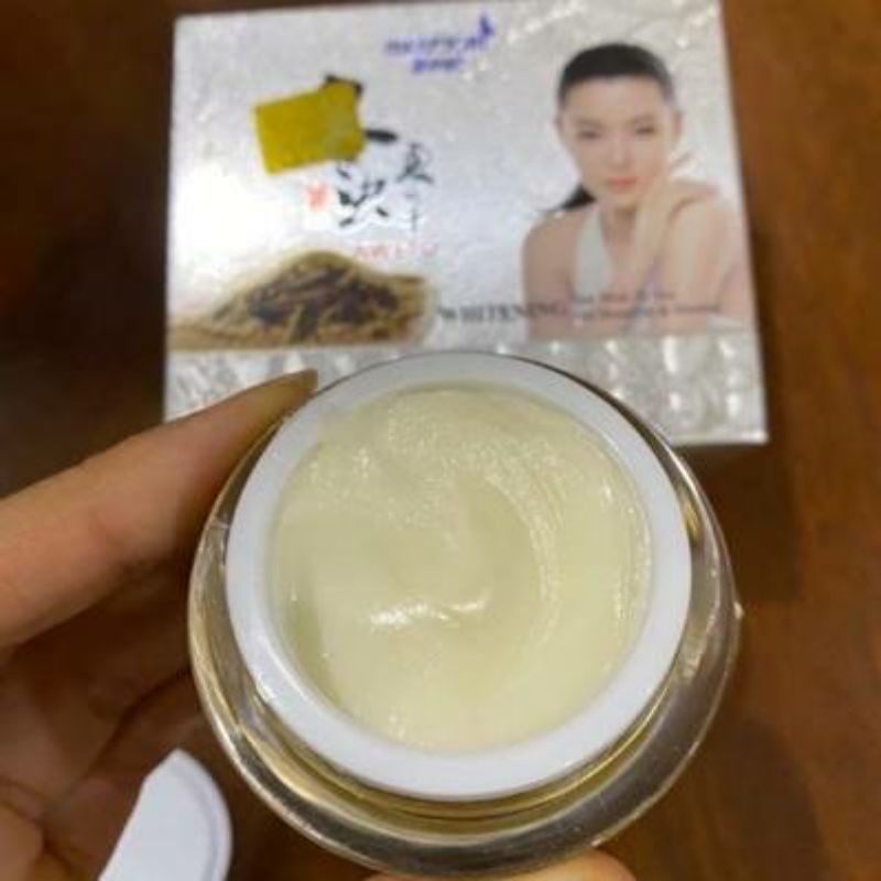 Kem Huayuenong đông trùng kem trắng và kem vàng