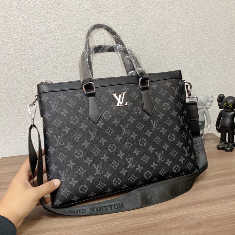 Cặp nam LV Louis*Vuitton* Mesenger cao cấp Au nhập khẩu mới nhất 2021 | BigBuy360 - bigbuy360.vn