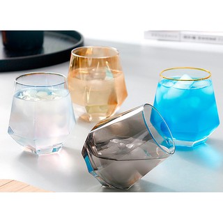 Ly thủy tinh kiểu lục giác siêu lạ mắt