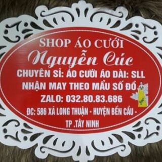 Váy cưới màu trắng .đỏ .................................................................................................