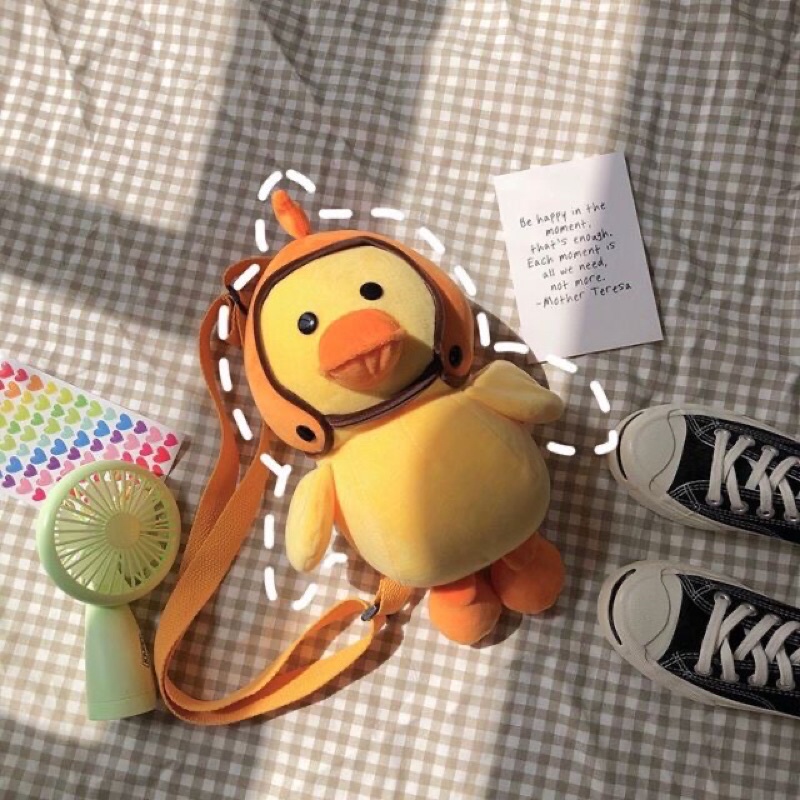 Balo Vịt Vàng Đội Nón Bảo Hiểm - Túi Đeo Chéo Thú Bông Siêu Dễ Thương Dành Cho Nàng Bánh Bèo