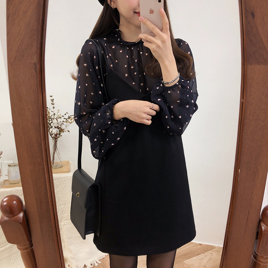 Đầm mini cổ vuông màu trơn 26966