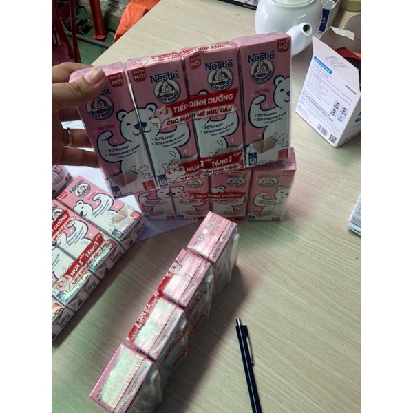 Sữa nước nétle 1 thùng 180ml