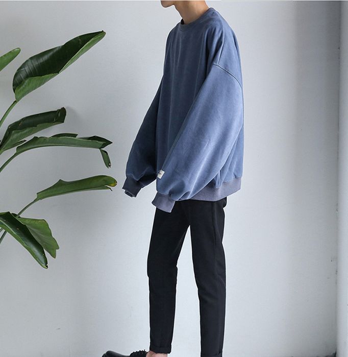 Áo sweater cổ tròn dáng rộng thời trang nam trẻ trung | BigBuy360 - bigbuy360.vn