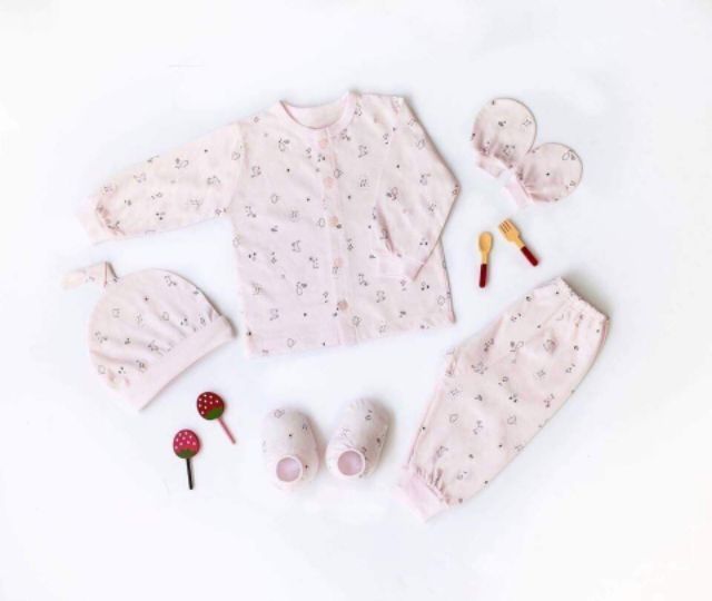 Set quần áo sơ sinh mũ, bao chân, bao tay Mio mio