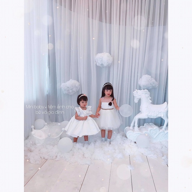 VÁY TRẮNG THIẾT KẾ CHO BÉ