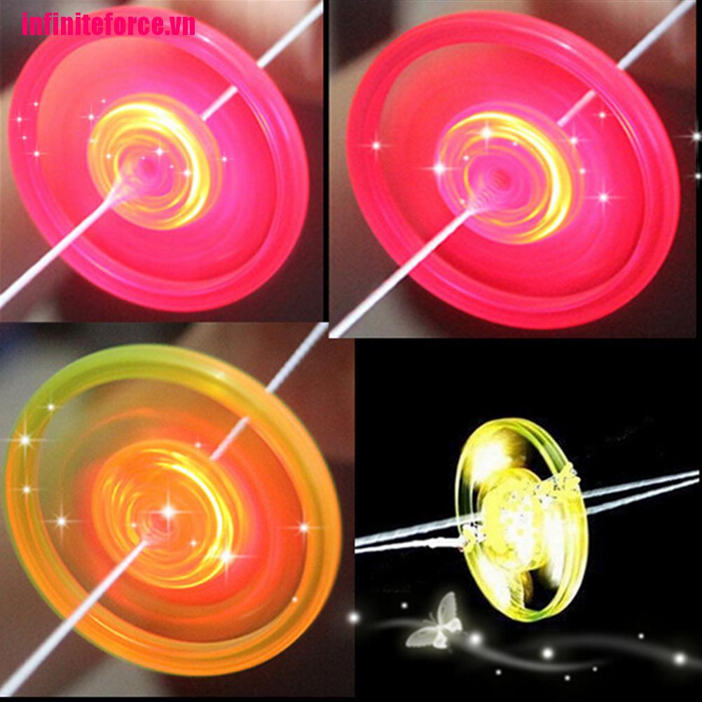 Con quay ngoài trời tích hợp đèn led độc đáo
