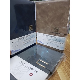 Sổ da cúc bấm new 826-18, sổ da có khóa nam châm