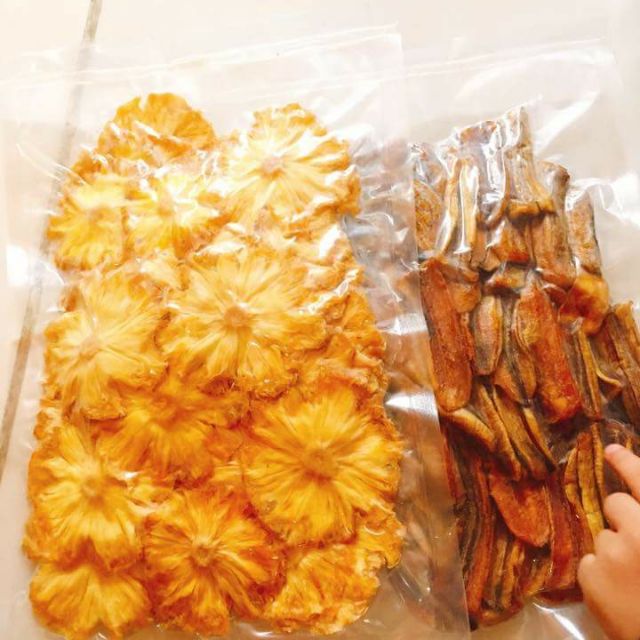 2  Chuối , 1 dứa