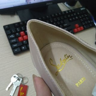 Giày Louboutin nude 9p