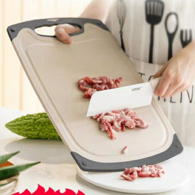 Thớt nhựa công nghệ mới, được làm từ nhựa PP và lúa mạch. Chống ẩm mốc tốt, dễ dàng rửa sạch, không trơn