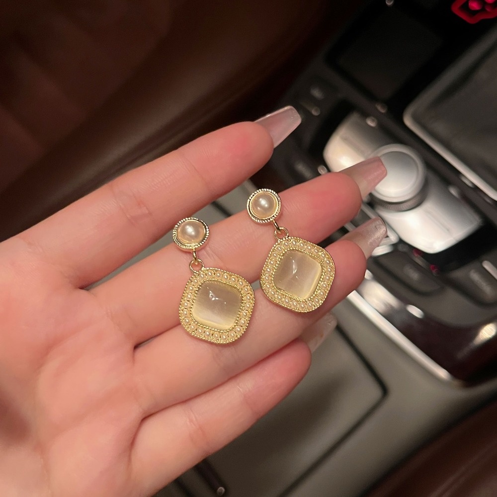 Khuyên Tai Đính Ngọc Trai Opal Cao Cấp Phong Cách Thời Trang Tinh Tế