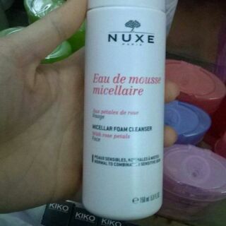 Sữa rửa mặt dạng bọt của nuxe