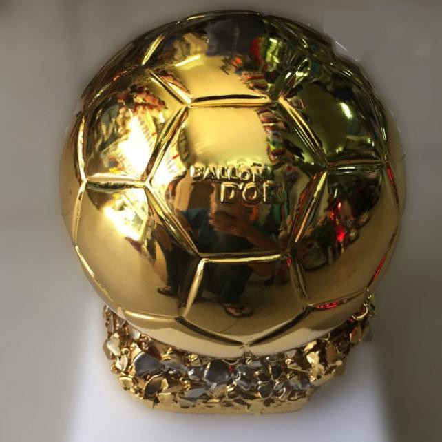 Cúp lưu niệm bóng đá Màu Vàng Bạc Đồng