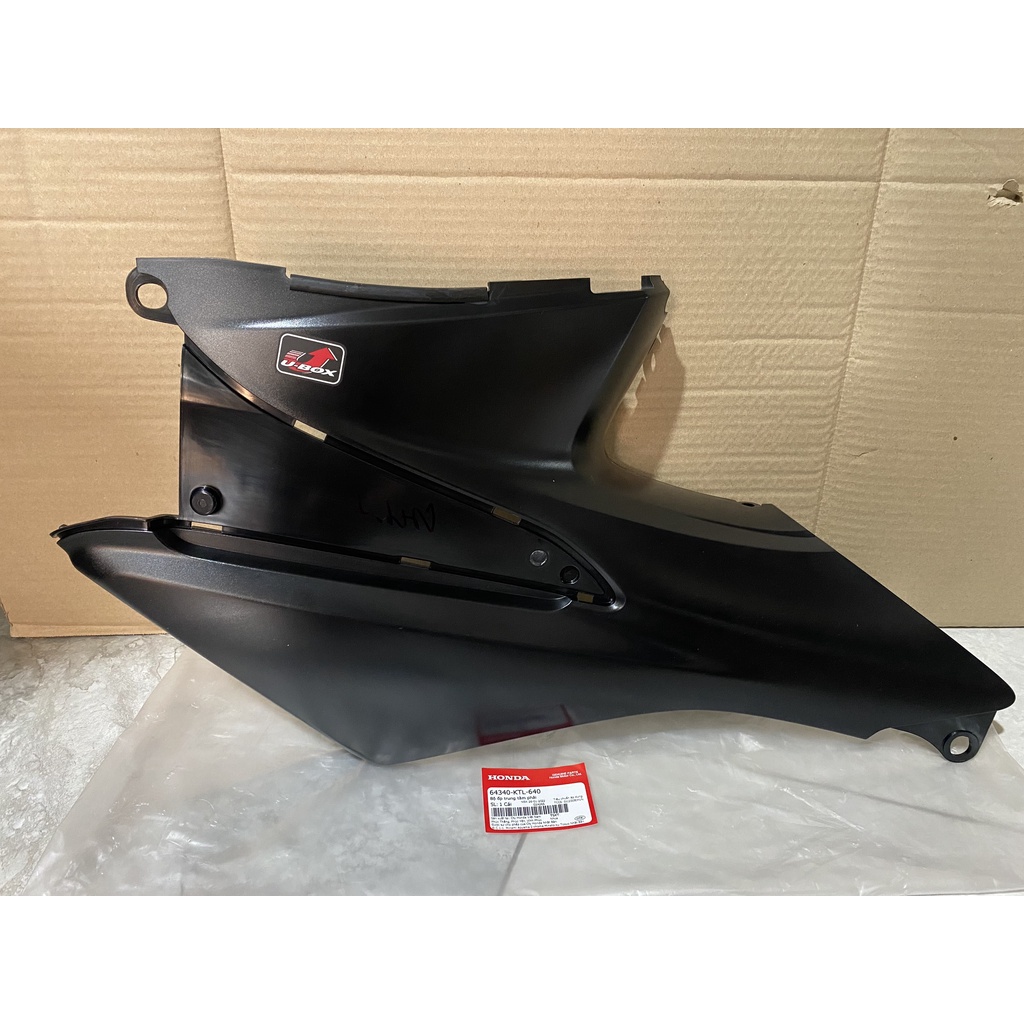 Ốp trung tâm phải - Ốp bình xăng HONDA WAVE RS100, S100 . 64340KTL640