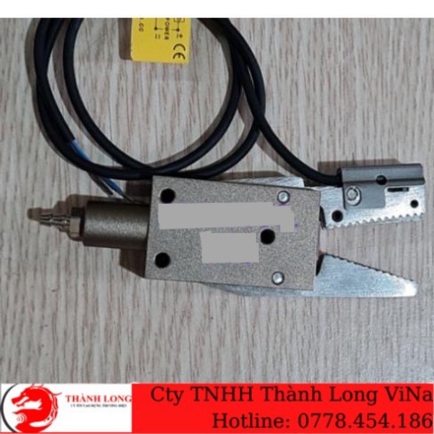 Tay kẹp CHK-EM12-C có gắn sensor cho robot công nghiệp