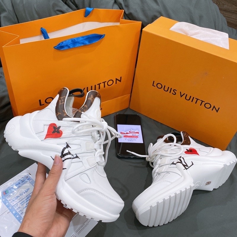 GIÀY LV TRẮNG QUẢ DÂU CAO CẤP 1:1