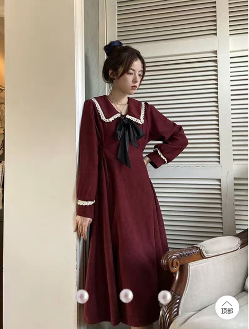 Váy đỏ viền ren cổ nơ dáng dài xoè vintage