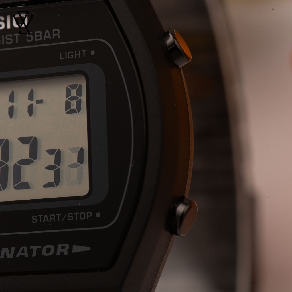 Đồng Hồ Điện Tử Nam Casio WATCHSTORE B640WB-1ADF Thiết Kế Mặt Kính Vuông Nhựa 35mm, Dây Đeo Kim Loại Và Vỏ Nhựa Màu Đen