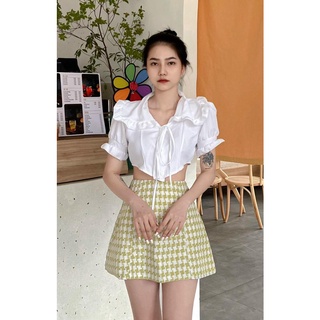 Áo Croptop Cổ Bèo Vạt Nhọn Nút