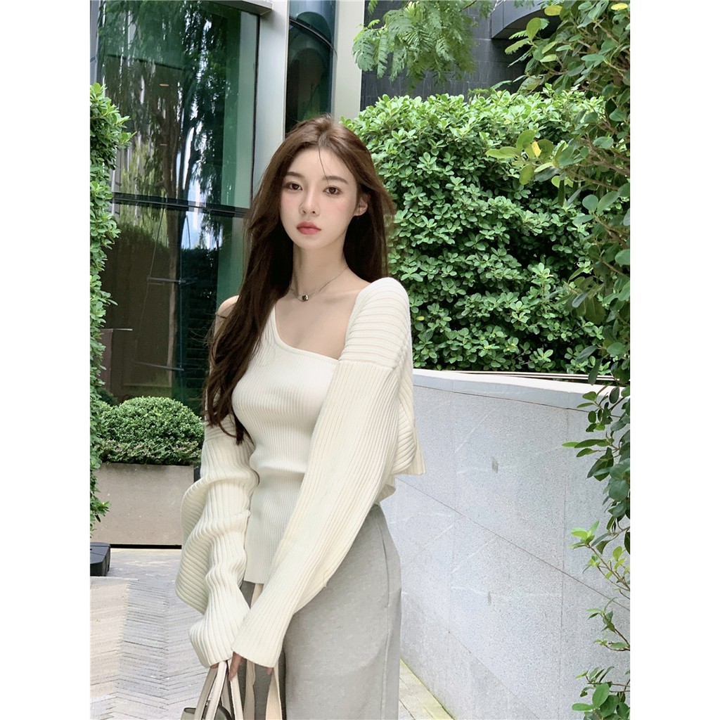 Set áo hai dây + quần dài dáng rộng + áo choàng ngắn vừa vặn (đặt hàng trước)