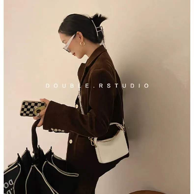 Túi xách đeo vai thiết kế mới 2022 hình hộp đựng cơm