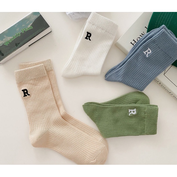 Vớ Tất chữ R cổ cao Nam Nữ phong cách thể thao, trẻ trung, năng động.