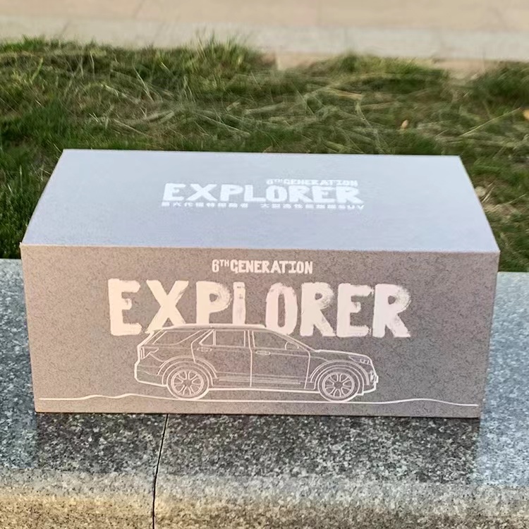 Mô hình  xe Ford Explorer tỉ lệ 1:18