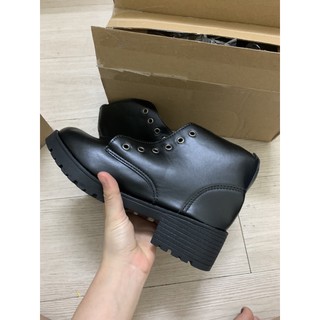 GIÀY BOOTS TRƠN ĐEN MŨI TRÒN