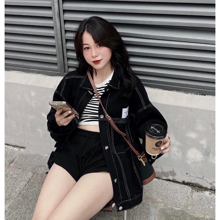 Áo khoác jean trơn tag trắng màu đen from over size , áo khoác bò mặc đôi nam nữ yansoo