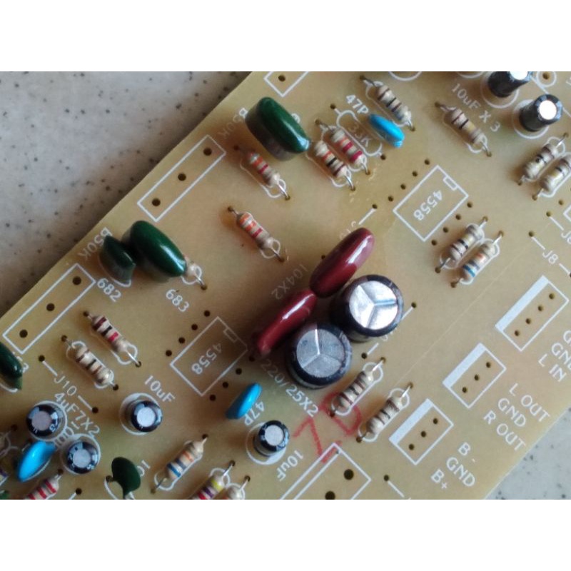 Echo huyền thoại, xung chuẩn 74ls624, mạch như ảnh.