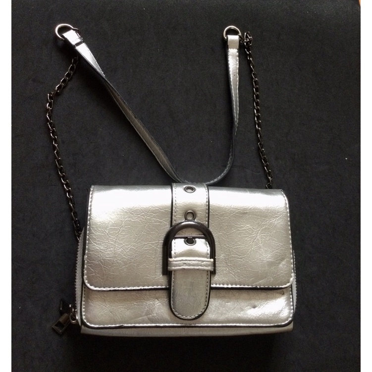 Túi nhỏ phom cứng