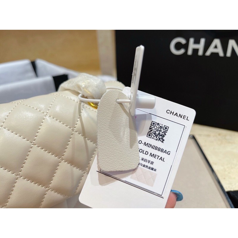 Túi xách Chanel màu trắng đen ghi size 23cm