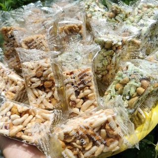 Cốm Miền Tây mix 3 loại 500g ( Cốm nếp lá dứa,  cốm gạo gừng,  cốm mì ngò)