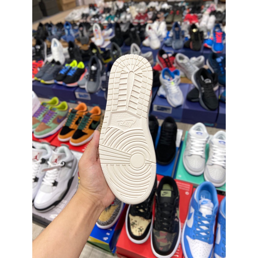 Giày Air Jordan 1 Mid "To My First Coach"