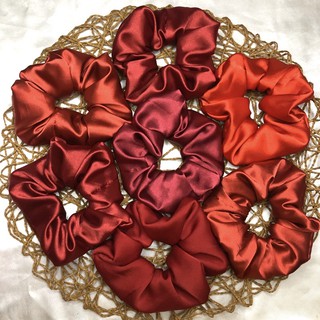 Cột tóc scrunchies màu trơn bóng tone đỏ