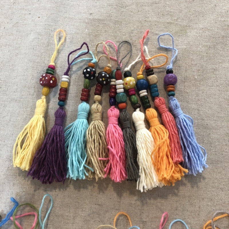 Tuarua trang trí xỏ hột gỗ Handmade