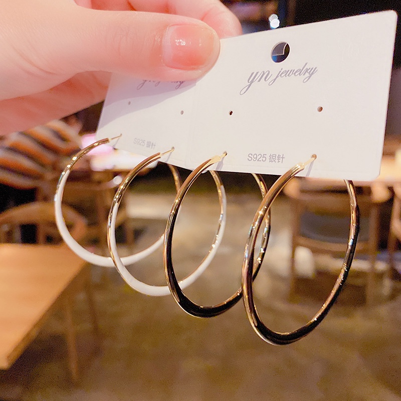 Bông tai vòng tròn lớn phong cách Pháp cao cấp đầy khí chất thời trang 2021 dành cho nữ