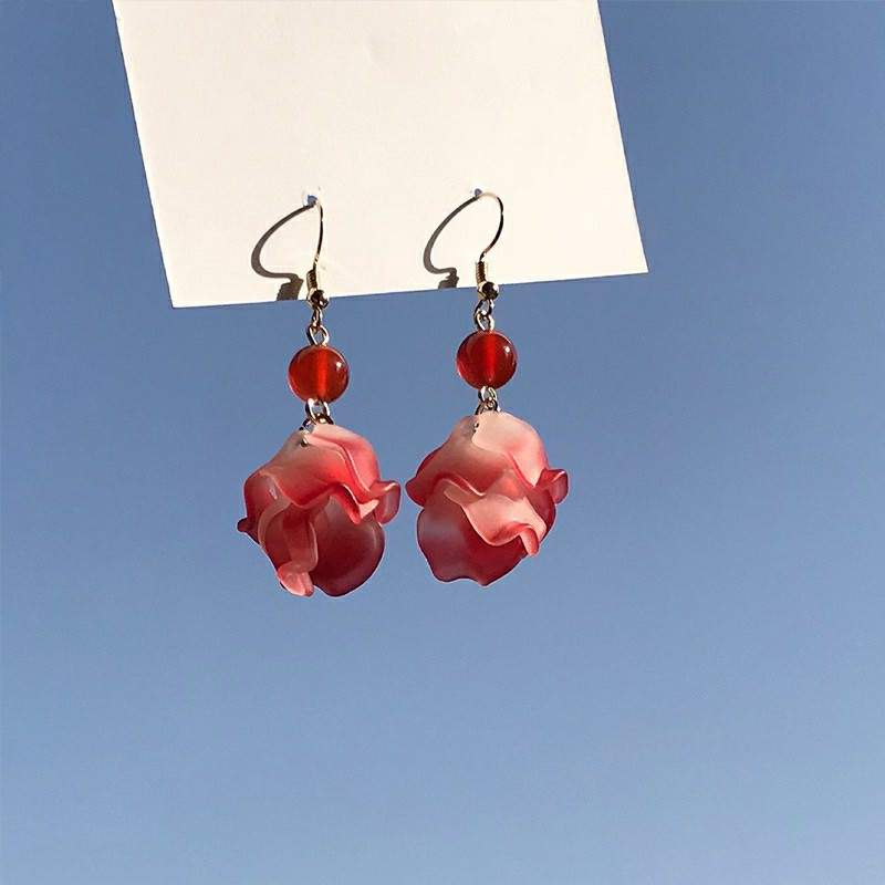 Bông tai gắn bông tai rũ 5 cánh màu đỏ MS128