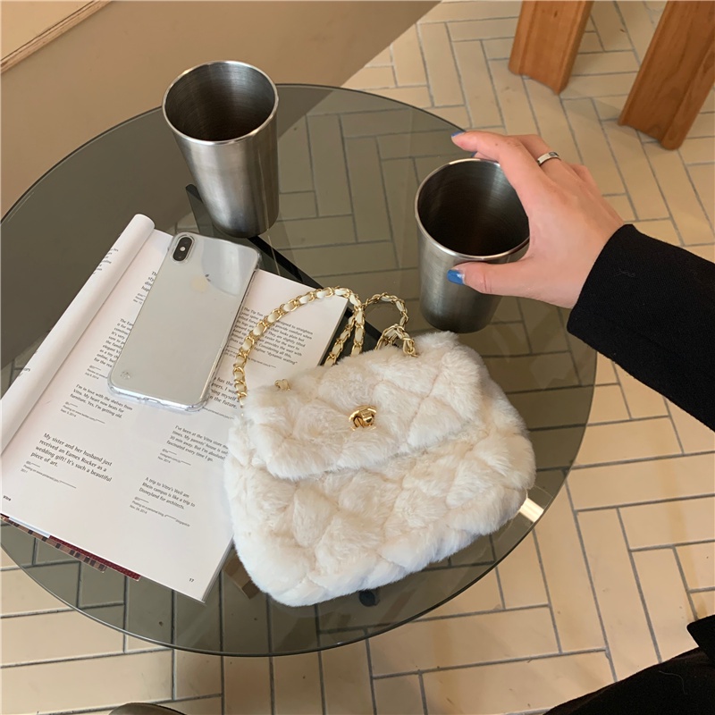 Túi đeo chéo lông cừu thời trang thu đông Hàn Quốc 2021