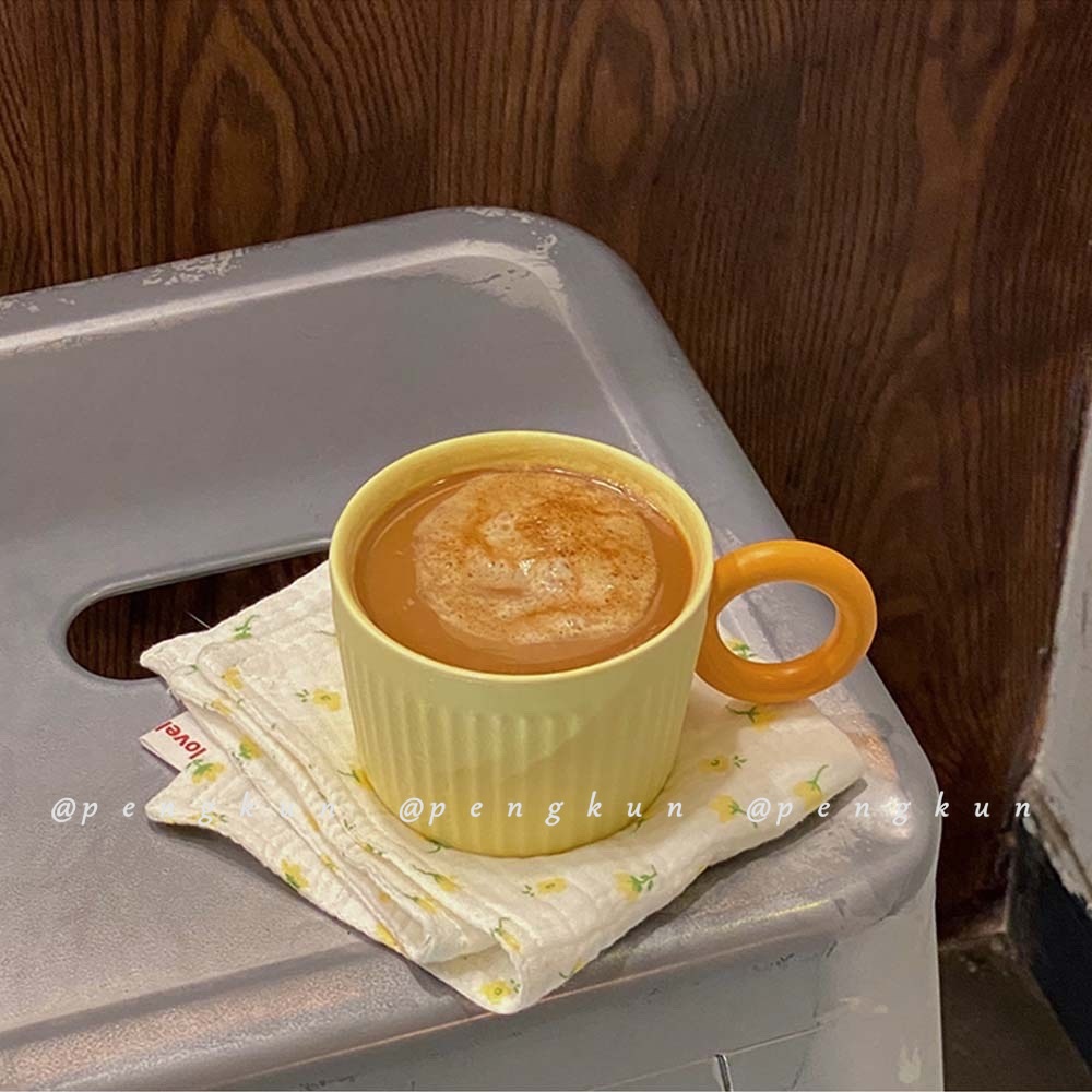 Cốc Sứ Hình Bánh Donut Màu Sắc Tương Phản Phong Cách Bắc Âu 260ml