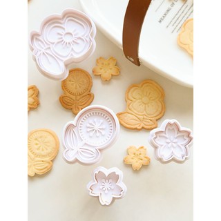 SET 4 KHUÔN NHẤN BÁNH QUY  LÒ XO NHỰA ( HOA ANH ĐÀO)