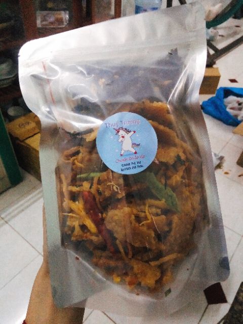 Cơm chiên khô gà topping rong biển Thúy Trương. | BigBuy360 - bigbuy360.vn