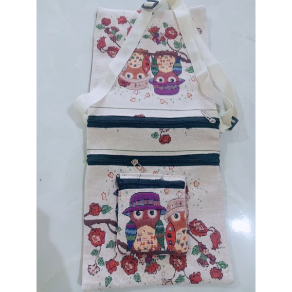 Túi đeo chéo 3 ngăn.