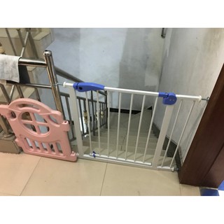 Thanh chắn cửa chắn cầu thang không khoan tường an toàn cho trẻ nhỏ