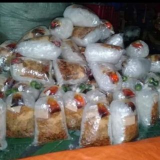 20 bit Bánh tráng trộn nước sốt hương vị sa tế  thơm lừng lẫy