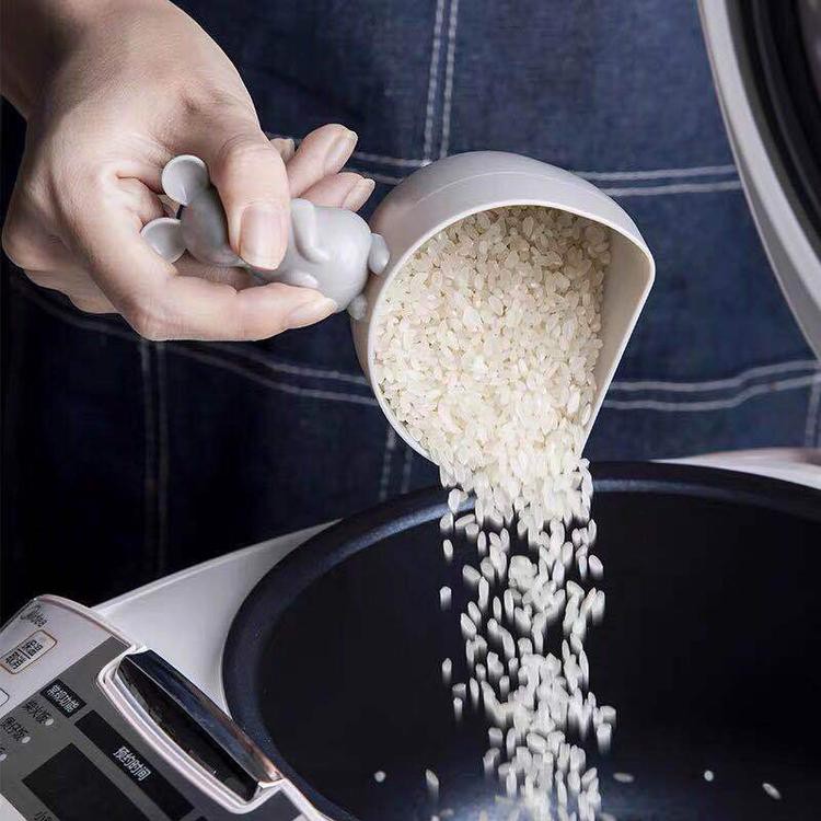 Cốc xúc gạo hình chuột dễ thương hàng xuất Nhật.